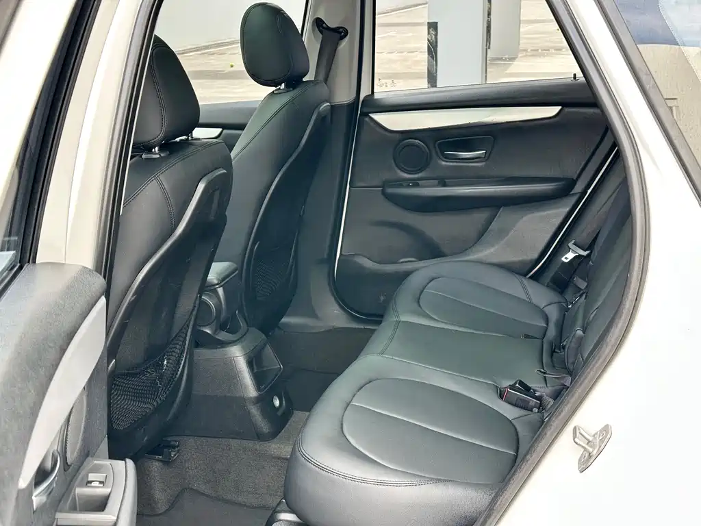 BMW 2 SERIES STATION WAGON