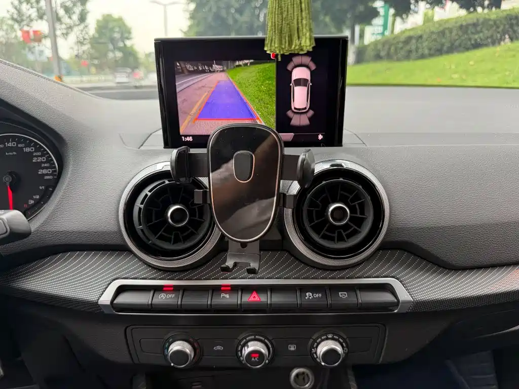 Audi Q2L — миниатюра 10