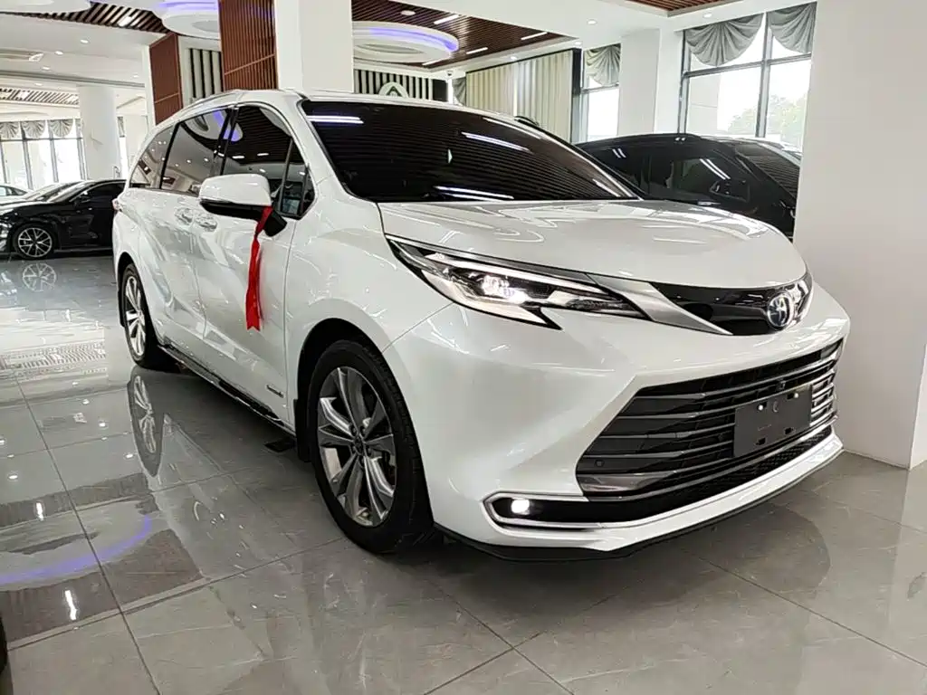 Toyota Sienna — миниатюра 4