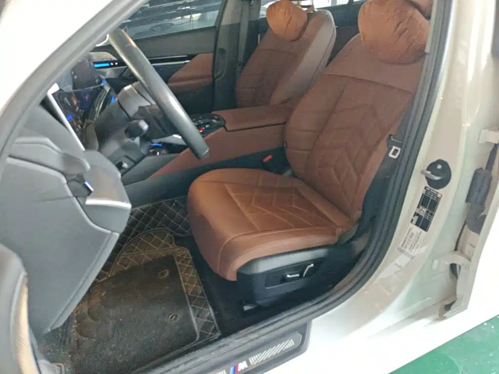 BMW 5 Series — миниатюра 15