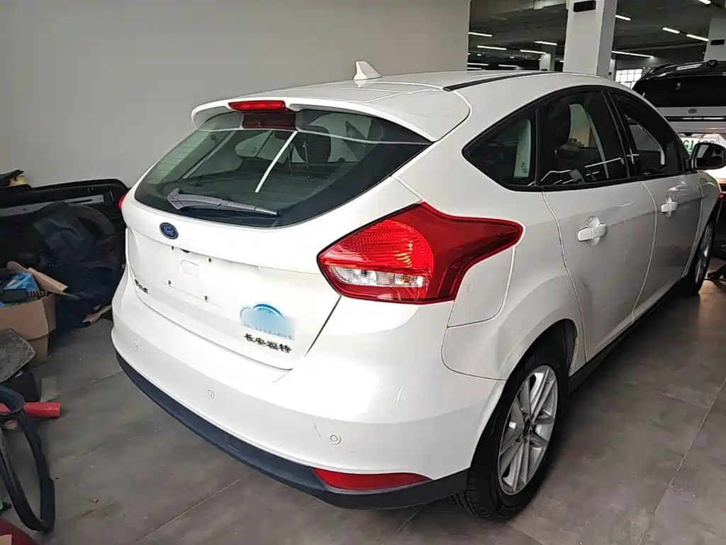 Ford Focus — миниатюра 7