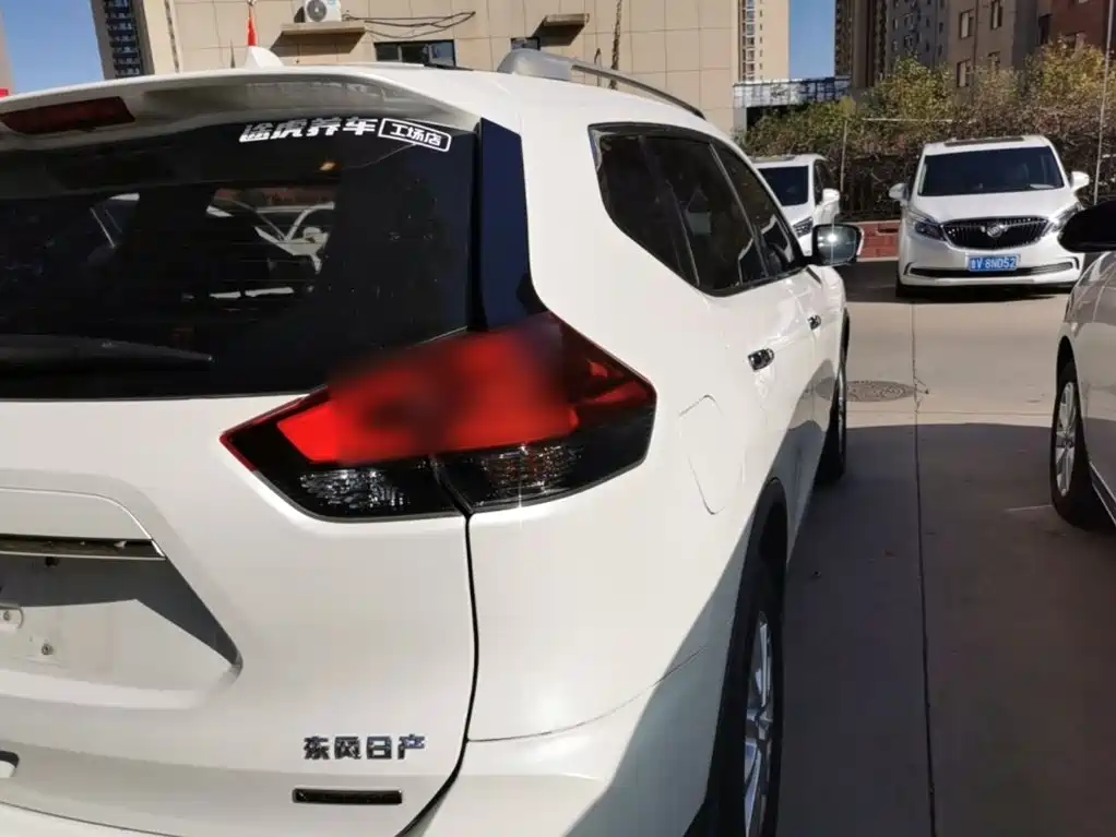Nissan X-Trail — миниатюра 8