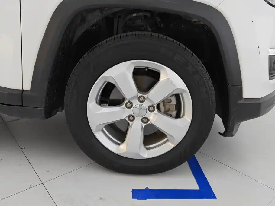 Jeep Compass — миниатюра 6