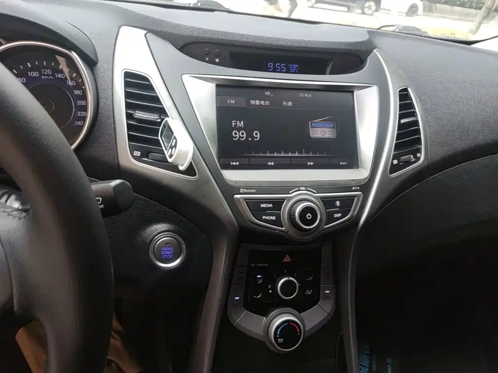 Hyundai Elantra Langdong — миниатюра 13