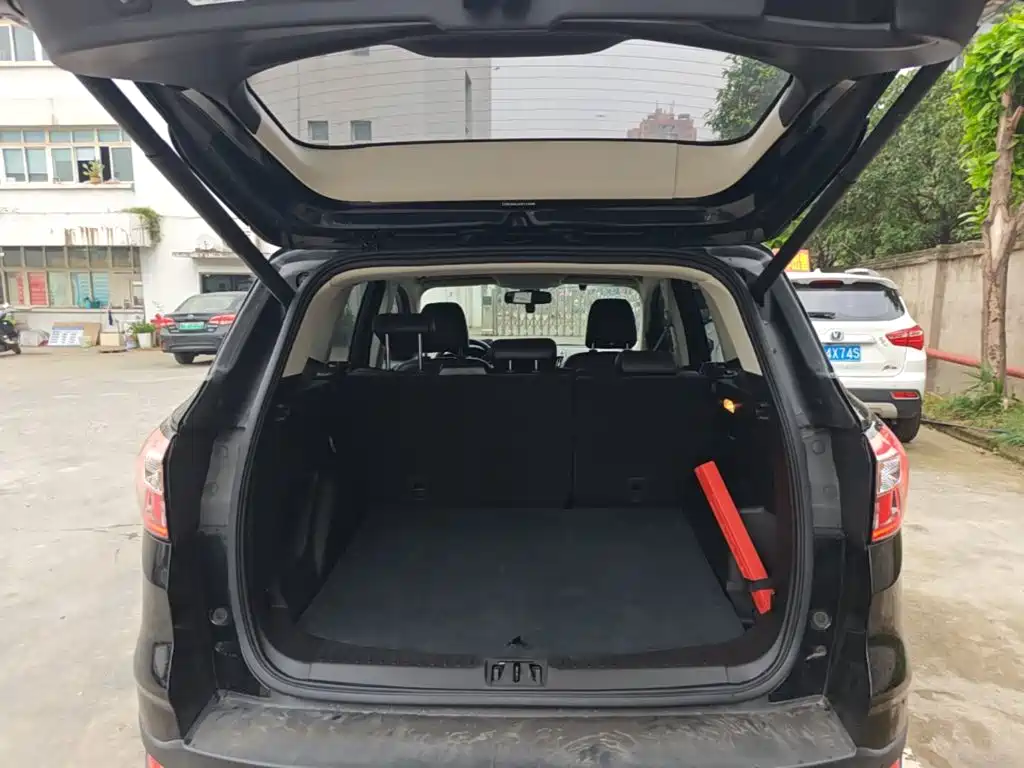 Ford Kuga — миниатюра 19