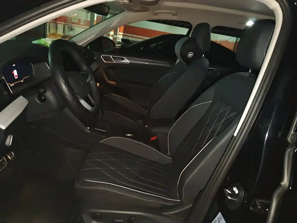 Volkswagen Tiguan L — миниатюра 8