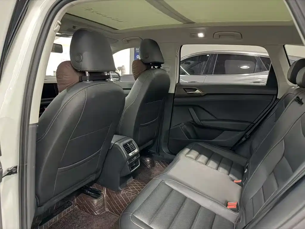 Volkswagen Tharu — миниатюра 6