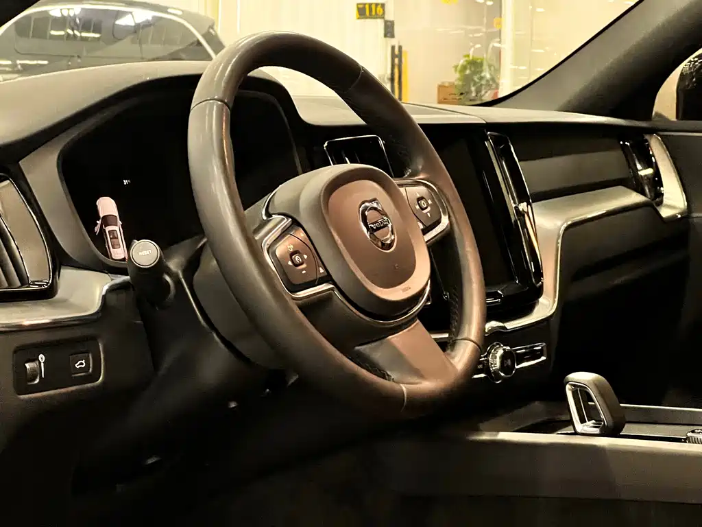 Volvo XC60 — миниатюра 8
