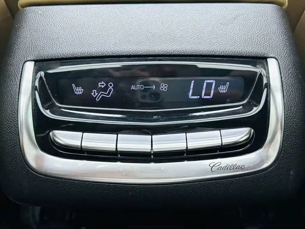 Cadillac XT6 — миниатюра 13