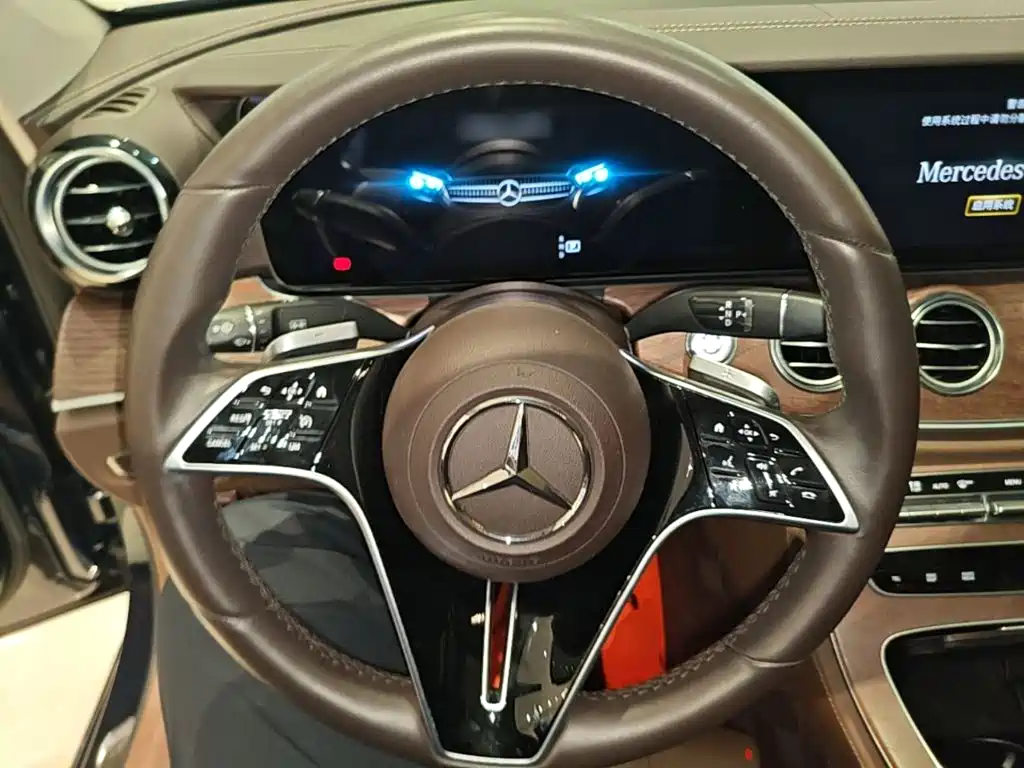 Mercedes-Benz E-Class — миниатюра 11