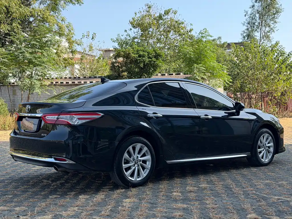 Toyota Camry — миниатюра 4