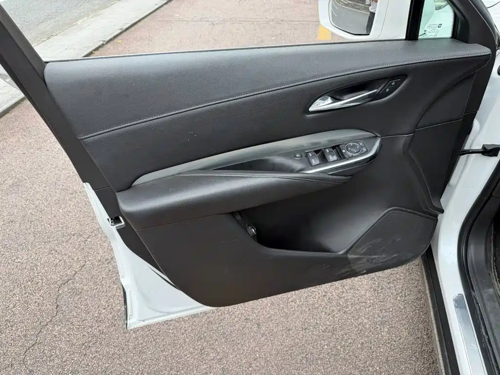 Cadillac XT4 — миниатюра 6