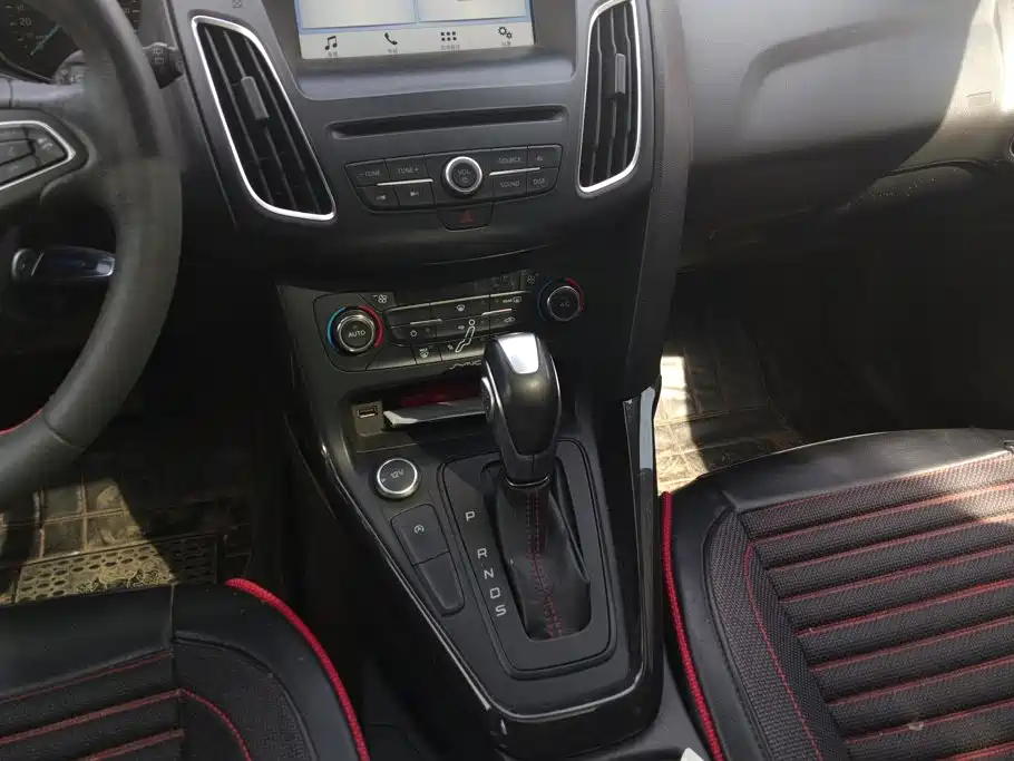 Ford Focus — миниатюра 16