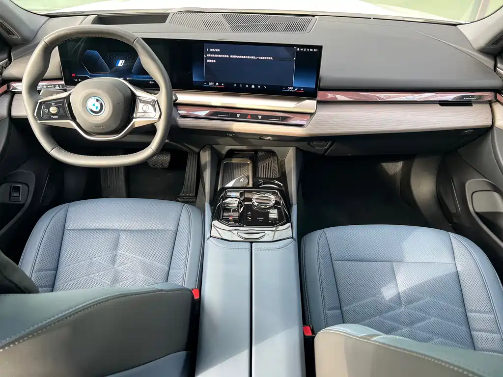 BMW I5