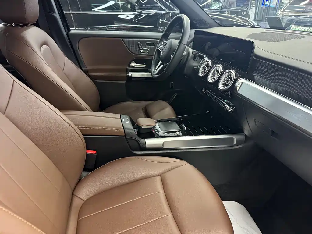 Mercedes-Benz GLB — миниатюра 6