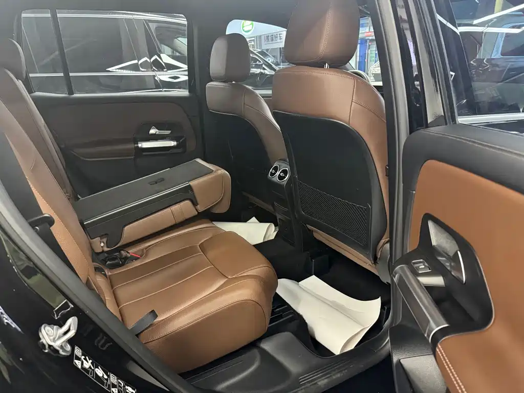 Mercedes-Benz GLB — миниатюра 12