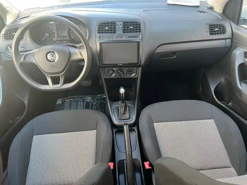 Volkswagen Polo — миниатюра 7