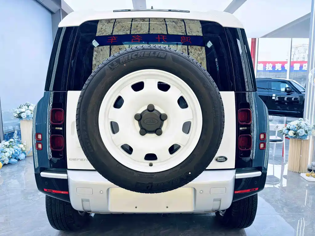 Land Rover Defender — миниатюра 17