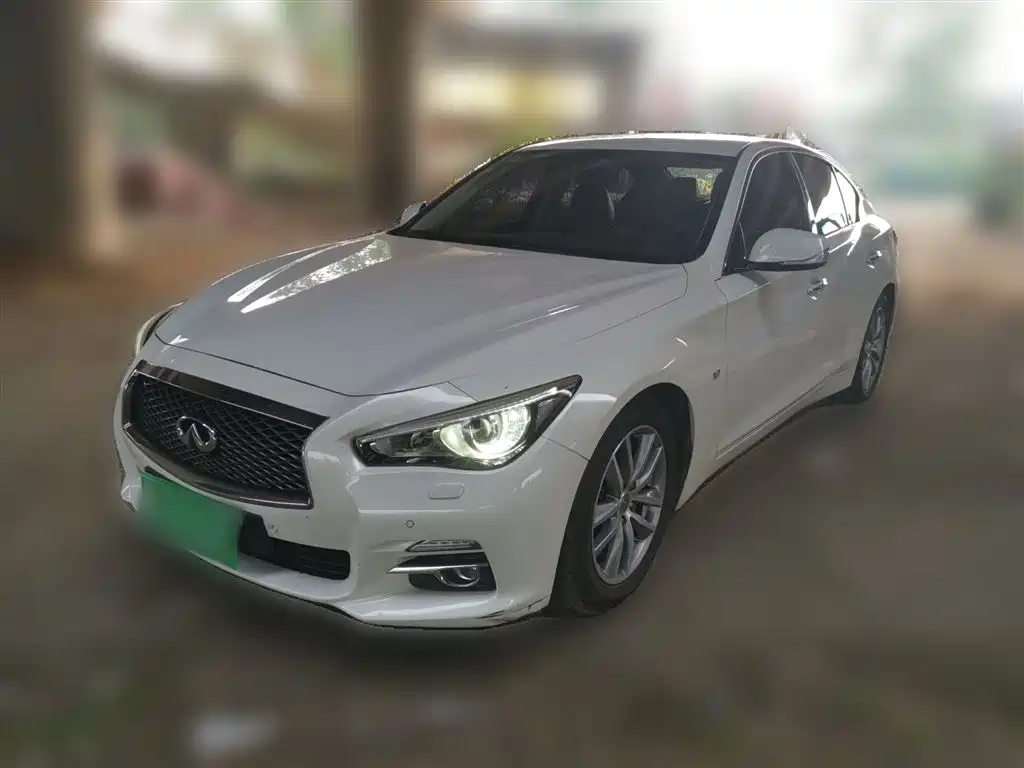 Infiniti Q50 2016