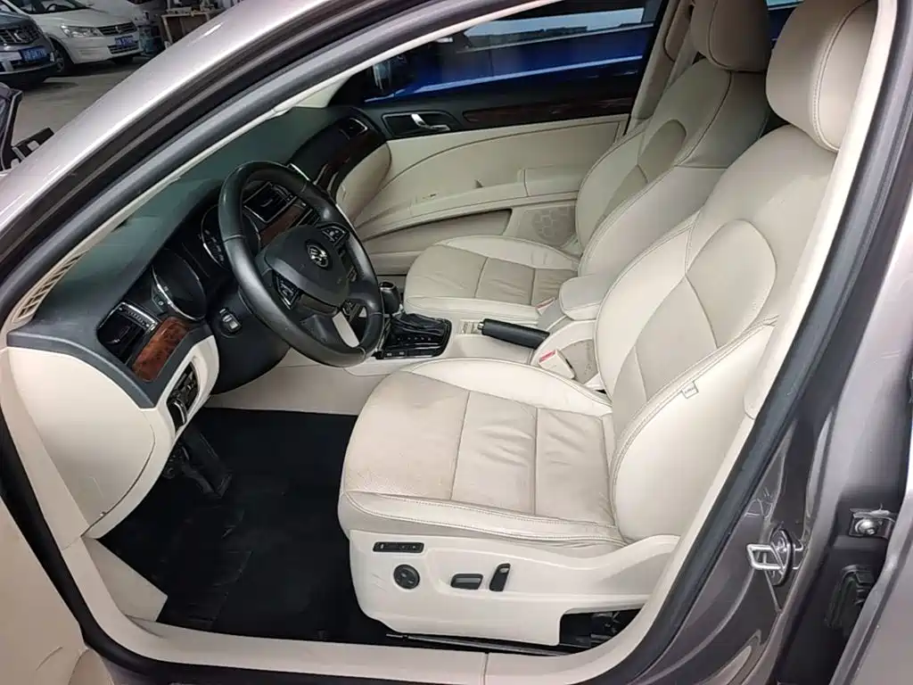Skoda Superb — миниатюра 15