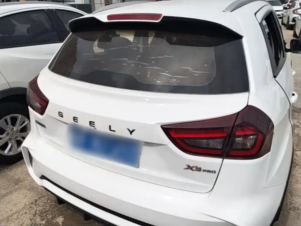 Geely Vision X3 — миниатюра 6