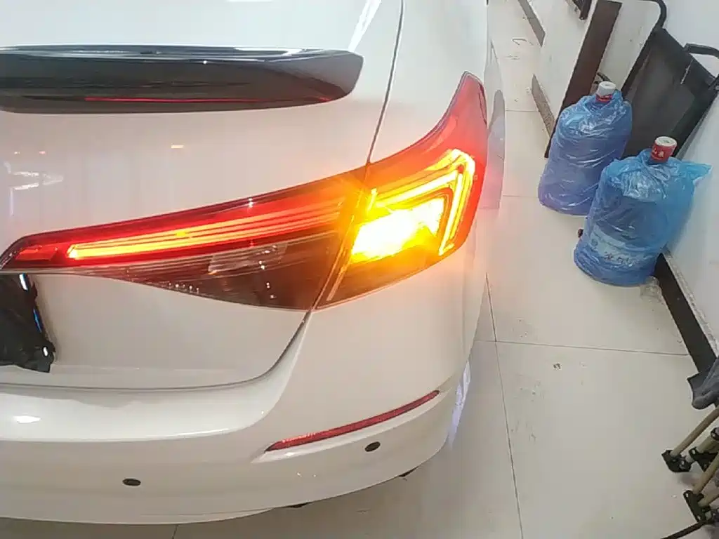 Honda Civic — миниатюра 8