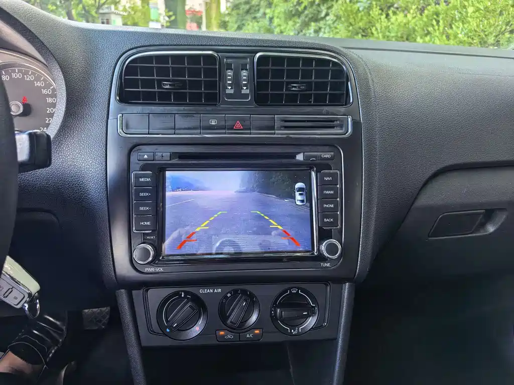 Volkswagen Polo — миниатюра 6