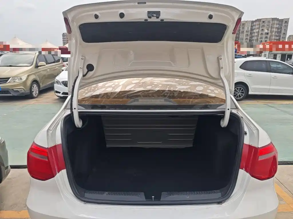 Volkswagen Jetta — миниатюра 19