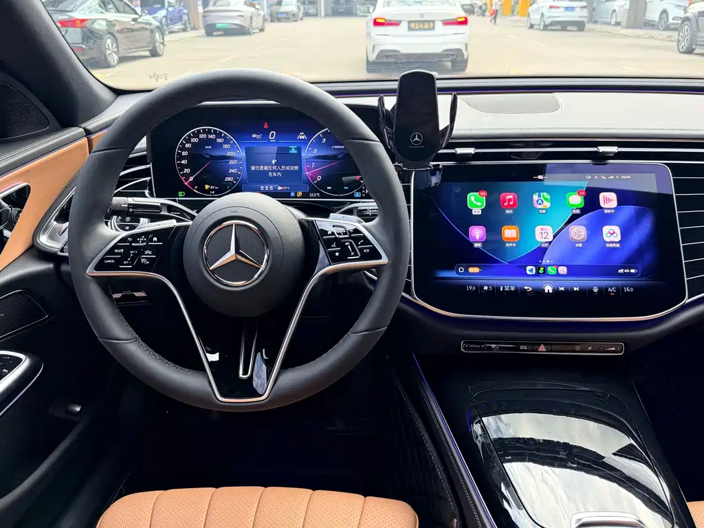Mercedes-Benz E-Class — миниатюра 9