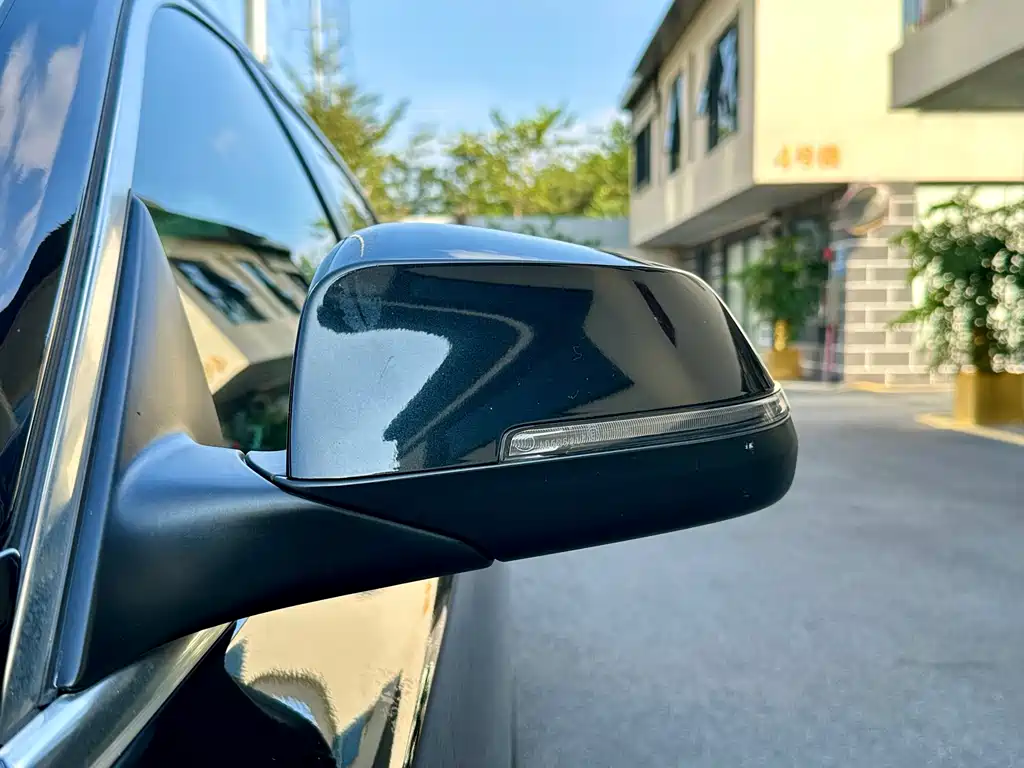 BMW 7 Series — миниатюра 24