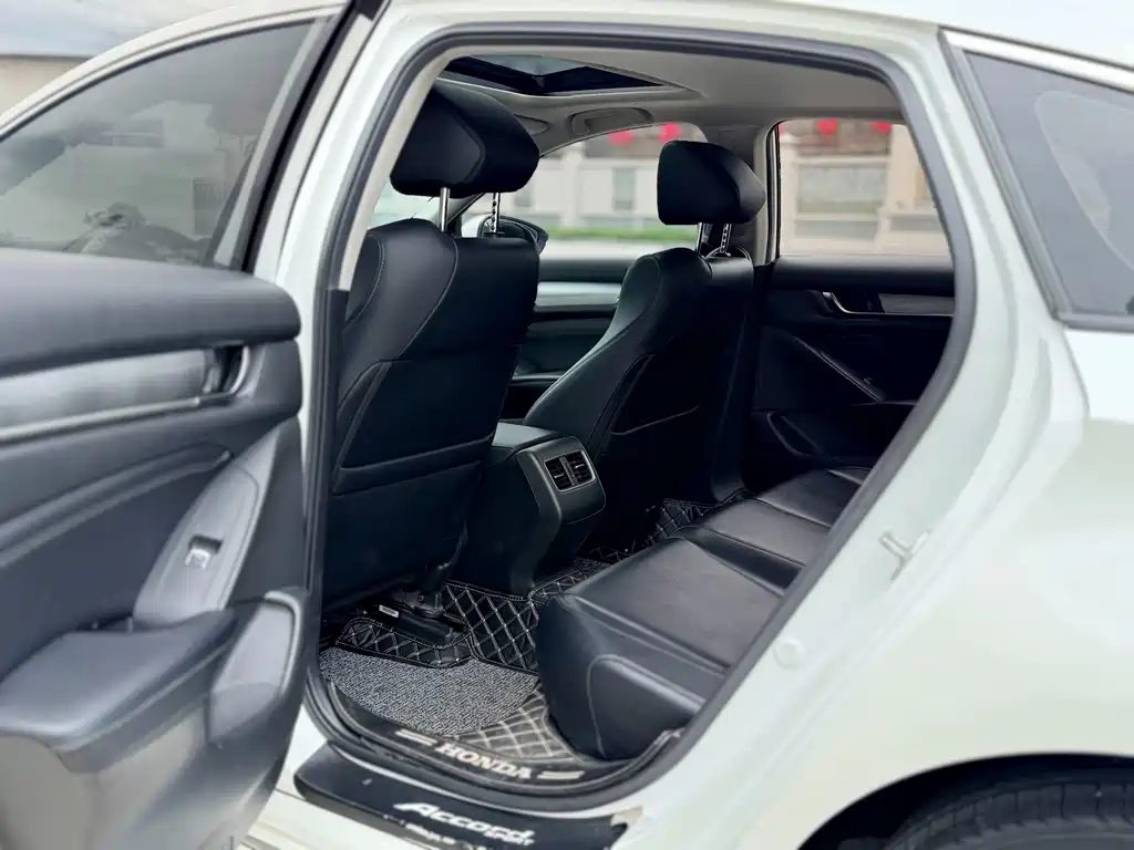 Honda Accord — миниатюра 13