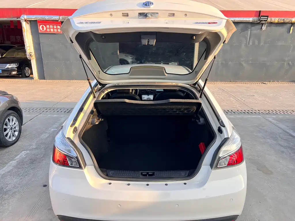 MG MG6 Hatchback 1.8T Auto Performance Edition, фото 22