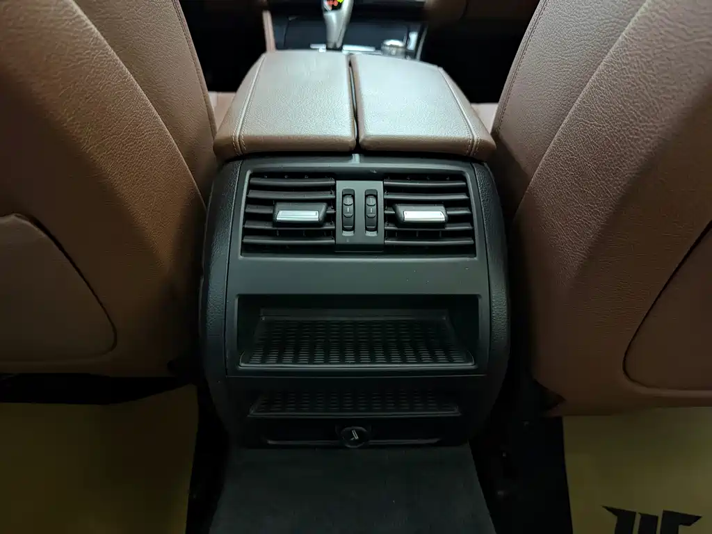BMW 5 Series — миниатюра 14