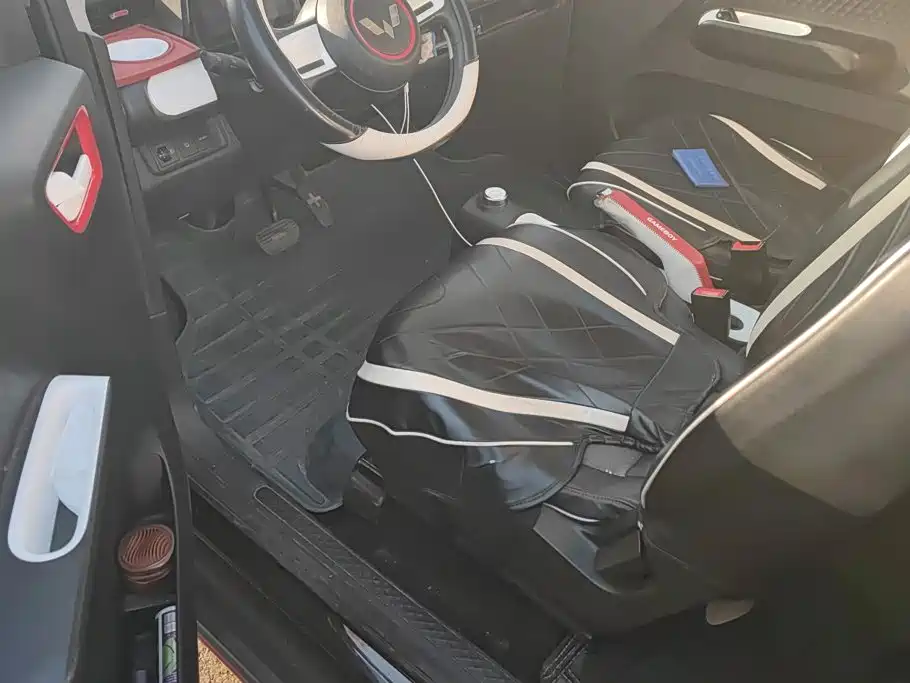 Wuling MINIEV — миниатюра 9