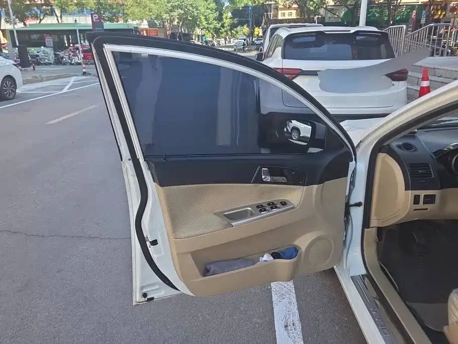 Zhonghua H330 — миниатюра 7