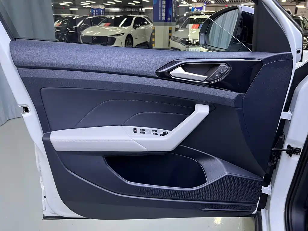 Volkswagen Tharu — миниатюра 10