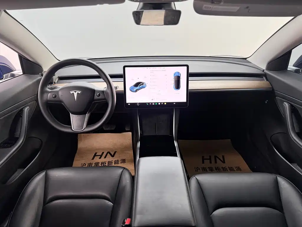 Tesla Model 3 — миниатюра 5