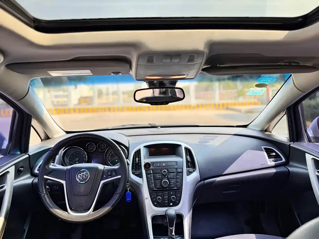 Buick Excelle — миниатюра 9