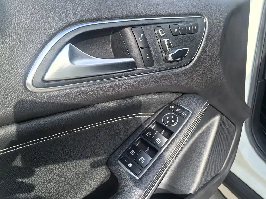 Mercedes-Benz GLA — миниатюра 30