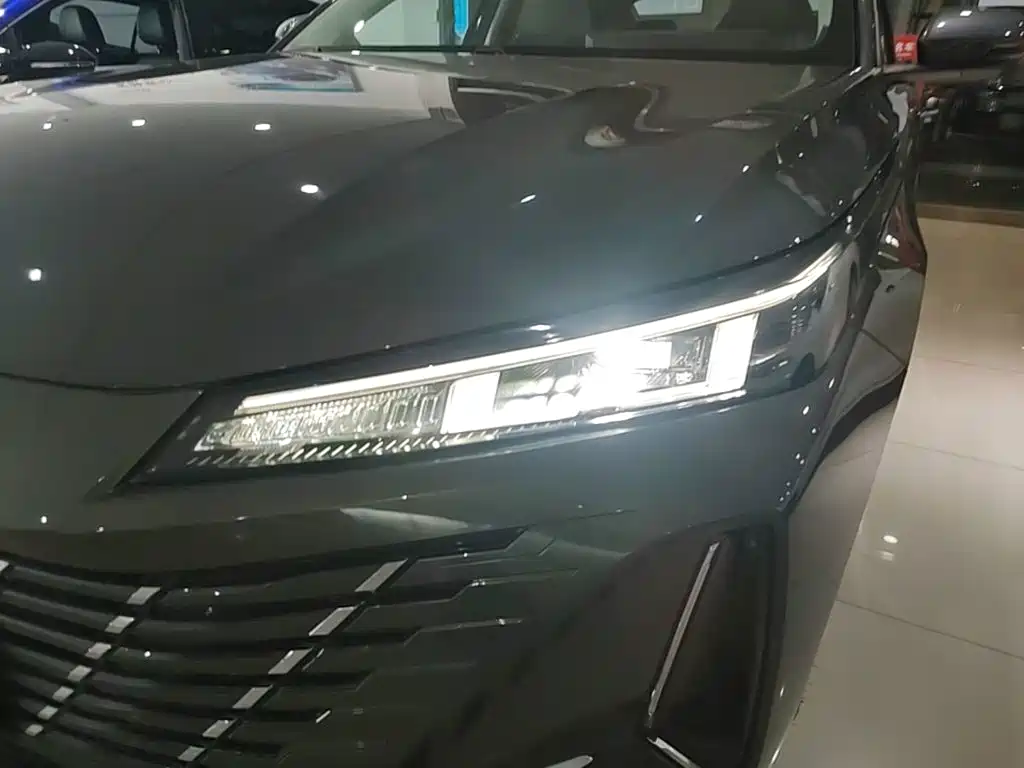 Changan Eado PHEV — миниатюра 24