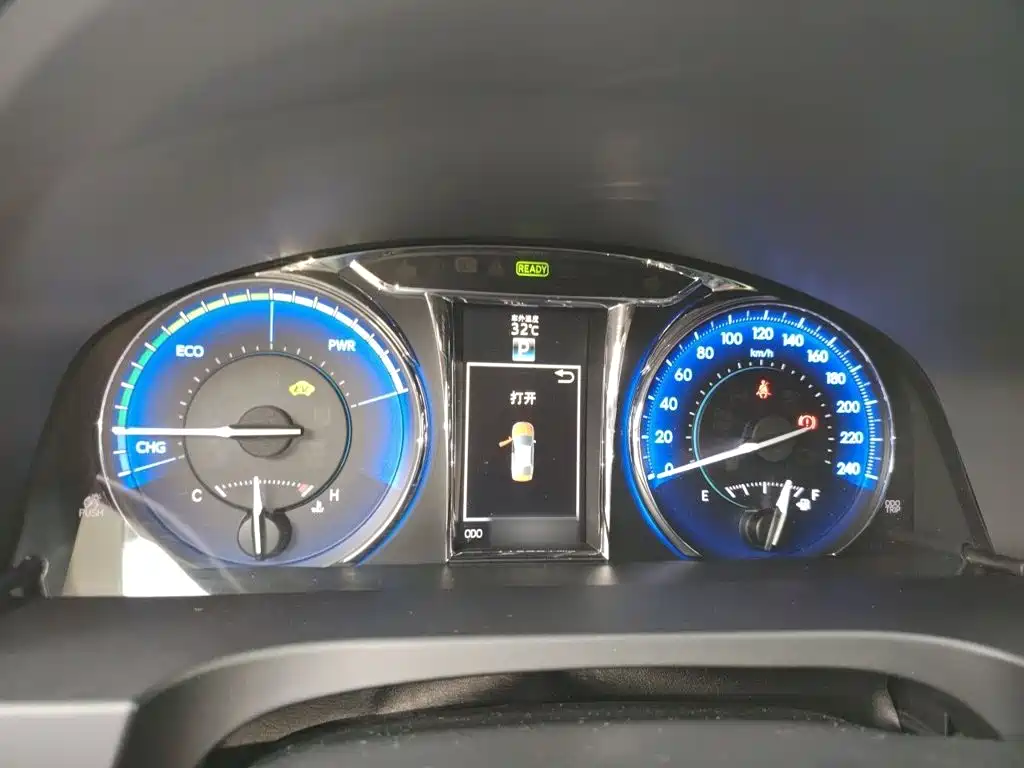 Toyota Camry — миниатюра 4