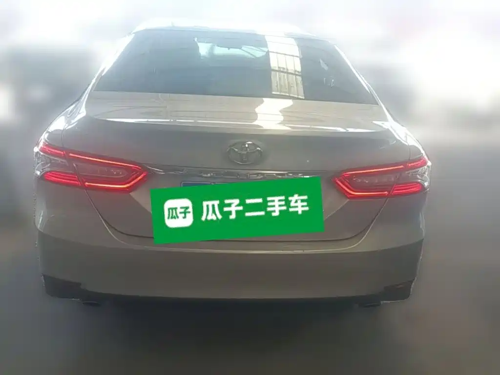 Toyota Camry — миниатюра 8