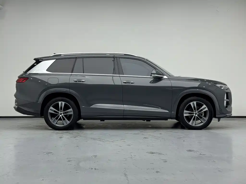 Audi Q6 — миниатюра 11