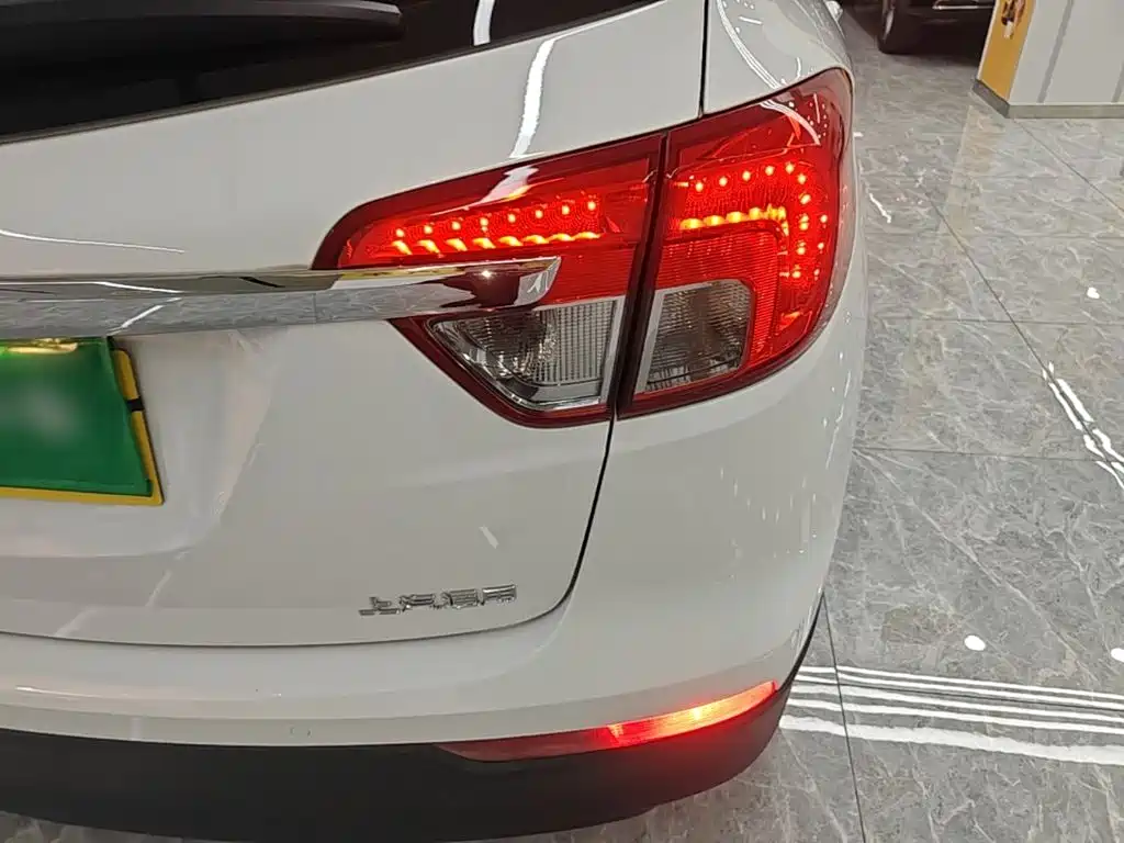 Buick Envision Plus — миниатюра 8