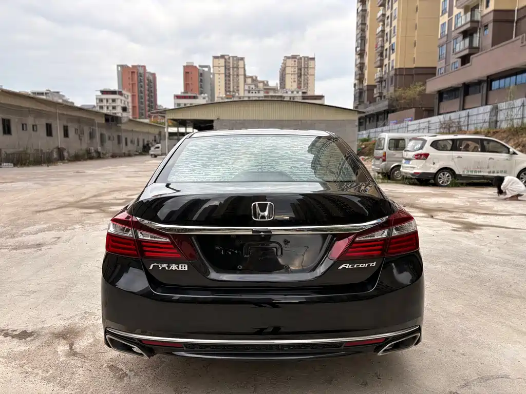 Honda Accord — миниатюра 5