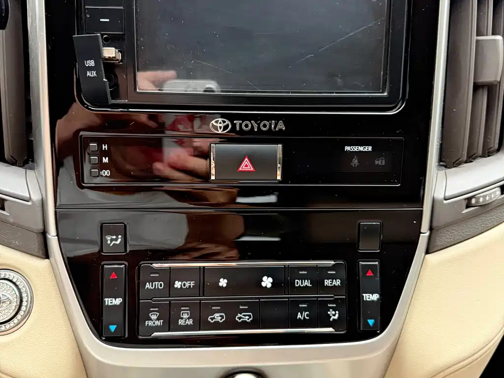 Toyota Land Cruiser — миниатюра 13