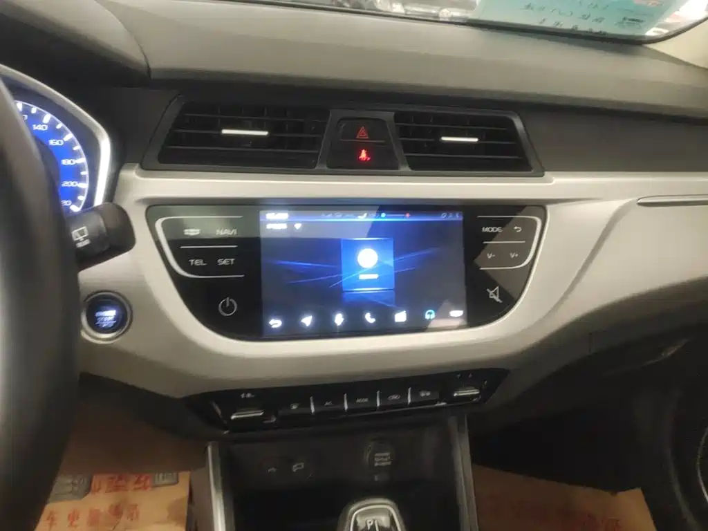 Geely Vision X3 — миниатюра 13