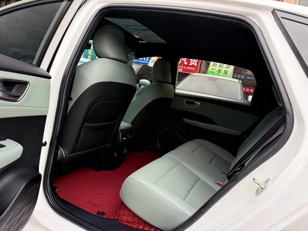 Roewe D6 — миниатюра 13