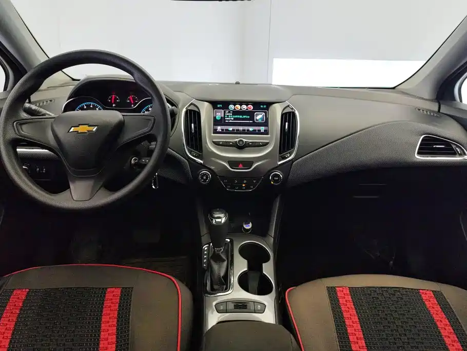 Chevrolet Cruze — миниатюра 12