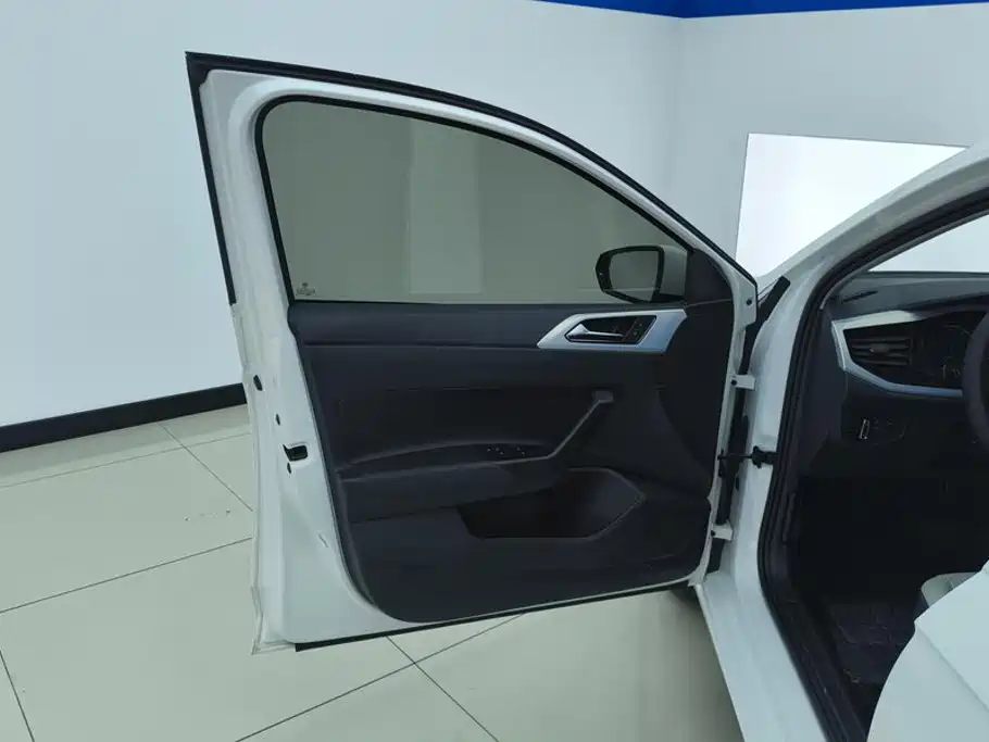 Volkswagen Polo — миниатюра 7